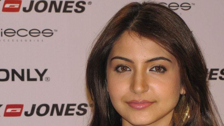 Anushka Sharma Smiling Wet Lips Face Closeup In Event